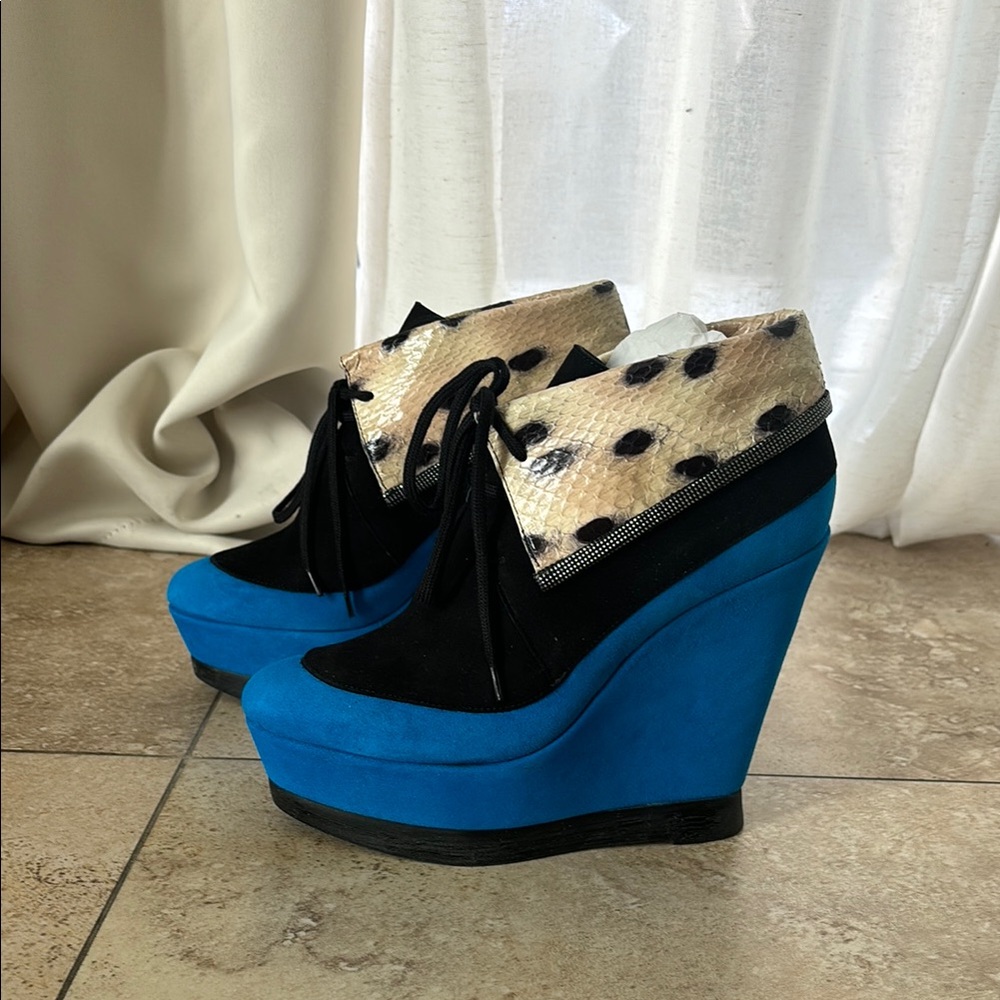 Edmundo Castillo Wedges